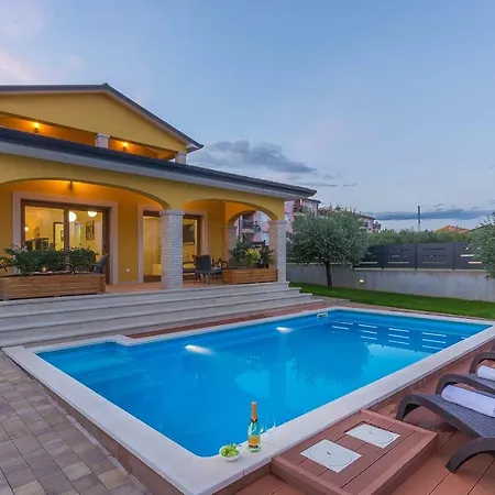 Mala Villa