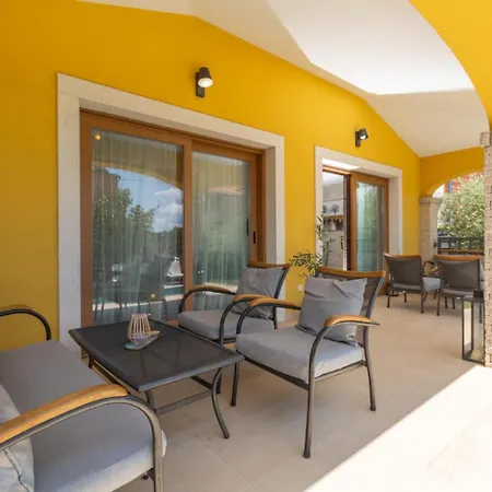Villa Mala